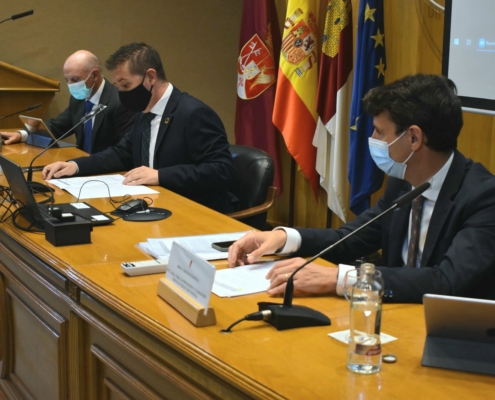 Mesa de intervinientes durante la presentación del Proyecto desarrollado entre la Diputación de Albacete y el Ministerio de Justicia