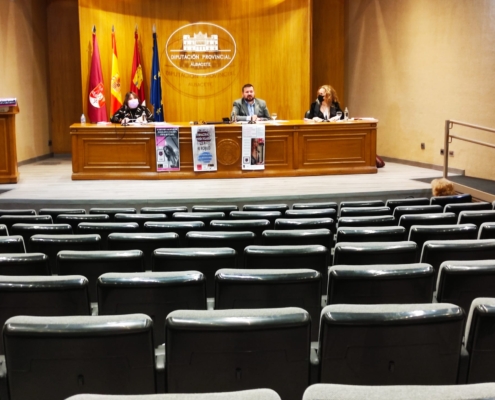 Un momento de la presentación de los certámenes de poesía de El Bonillo