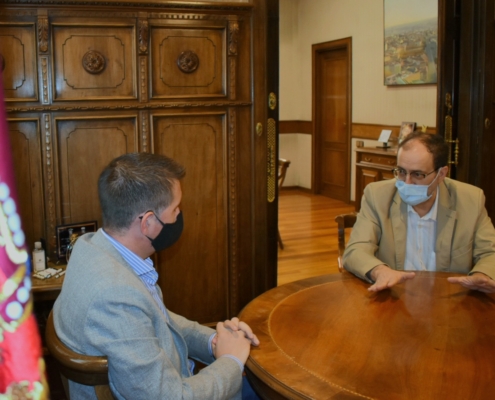 El presidente de la Diputación mantiene un encuentro con el nuevo director del Centro Asociado de la UNED en Albacete, junto al diputado provinci ...