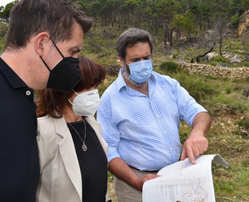 El presidente de la Diputación visita las obras de reconstrucción del sistema de captación de agua de Yeste, ubicado en la pedanía de La Parrilla