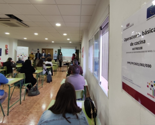 Un momento de la inauguración del Curso de Dipualba Protege sobre ‘Operaciones Básicas de cocina’