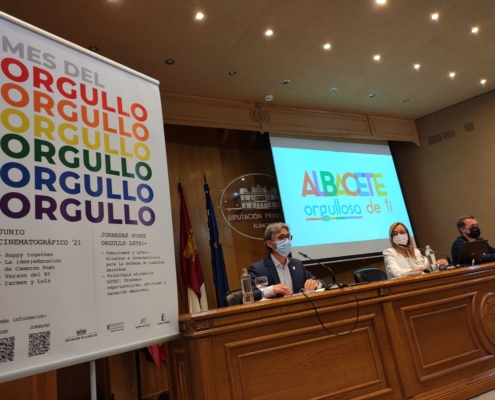 Un momento de la presentación de los actos del Mes del Orgullo en el salón de actos de la Diputación