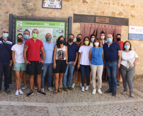 Foto de familia de la inauguración de la Vía Ferrata Monte Ardal de Yeste