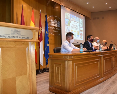 Un momento de la presentación en el Salón de Actos de la Diputación del l I Ciclo de Música y Patrimonio de La Manchuela