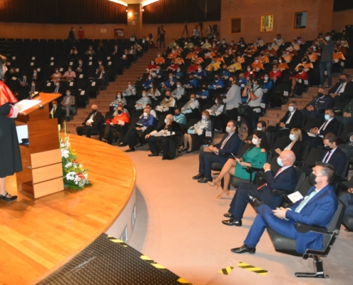 El presidente de la Diputación de Albacete, Santi Cabañero, durante la inauguración del curso académico de la UCLM junto al resto de represent ...