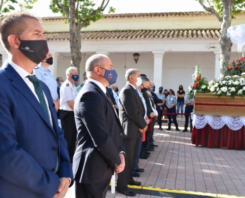 El presidente de la Diputación junto al alcalde de Albacete y otras autoridades en un momento de la misa en honor a la Patrona