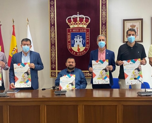 El diputado de deportes, Dani Sancha y el alcalde de La Roda (y vicepresidente provincial), Juanra Amores en la presentación del XI Campeonato Re ...