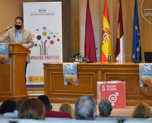 El presidente de la Diputación interviene en la apertura de la 'Jornada Liderazgo Femenino y Mujer Rural' organizada por la institución provincial