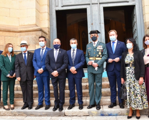 El presidente de la Diputación de Albacete, Santi Cabañero, participa en los actos organizados por la Guardia Civil con motivo de la festividad  ...