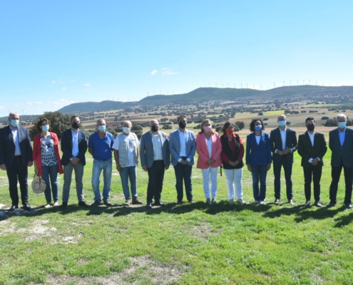 'Foto de familia' durante la visita al Yacimiento de 'La Graja', en Higueruela