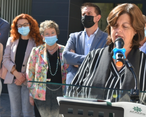 Imagen de la presidenta de AFAEPS mientras da la bienvenida al acto con motivo del Día Mundial de la Salud Mental 2021