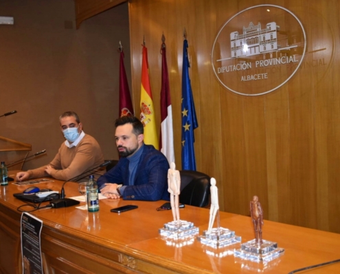 El diputado de Cultura, Miguel Zamora, y el alcalde de Ontur, Jesús López, durante la rueda de prensa para presentar el 75º Aniversario del hal ...