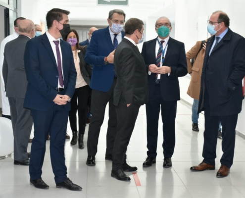 Un momento a la visita, este lunes, al Hospital de Almansa