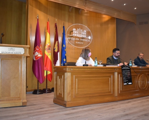 Un momento de la rueda de prensa en el Salón de Actos de la Diputación