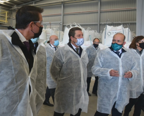 Un momento de la visita a la empresa Camacho Recycling de Caudete