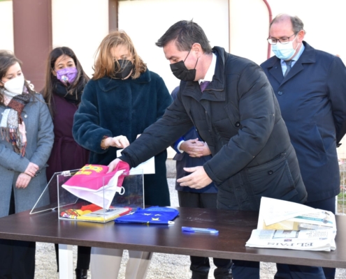 El presidente de la Diputación, Santi Cabañero, participa en la puesta de la Primera Piedra del Conservatorio de Almansa, Jerónimo Meseguer