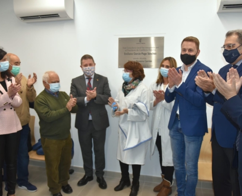 El presidente regional, Emiliano García-Page, inaugura el Consultorio de Cenizate ante la mirada, entre otros, del presidente provincial, Santi C ...