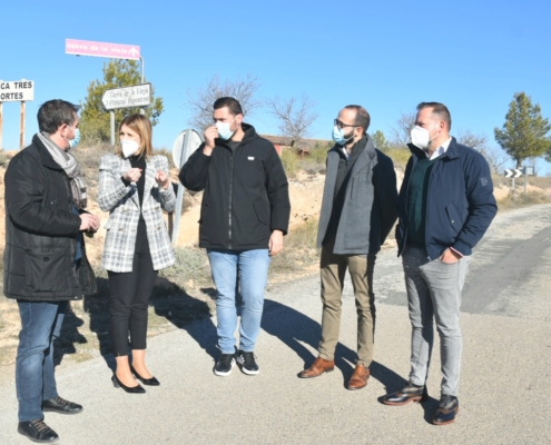 Presidente y vicepresidente de la Diputación de Albacete visitan la carretera AB-2014 que se va a arreglar en Alpera