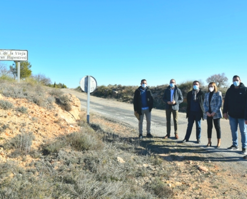 Presidente y vicepresidente de la Diputación de Albacete visitan la carretera AB-2014 que se va a arreglar en Alpera