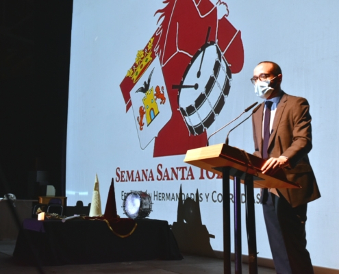 El vicepresidente de la Diputación durante su intervención en la presentación de carteles y revista de la Semana Santa de Tobarra 2022