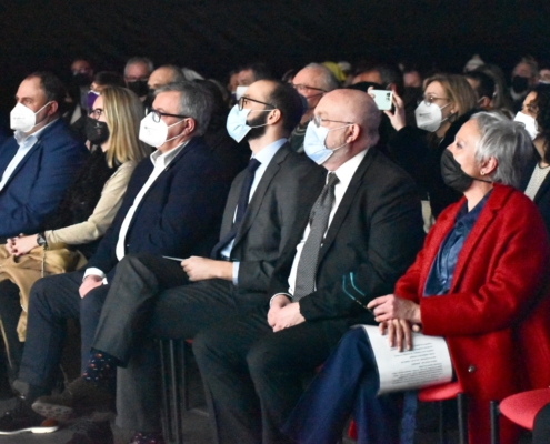 Imagen de representantes institucionales en la presentación de carteles y revista de la Semana Santa de Tobarra 2022