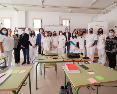 Foto de familia con participantes en el itinerario formativo del 'Dipualba Protege' de la Diputación de Albacete puesto en marcha en Higueruela