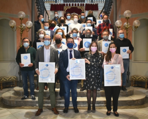 Foto de familia de la entrega de Certificaciones Starlight a localidades de la comarca de La Manchuela