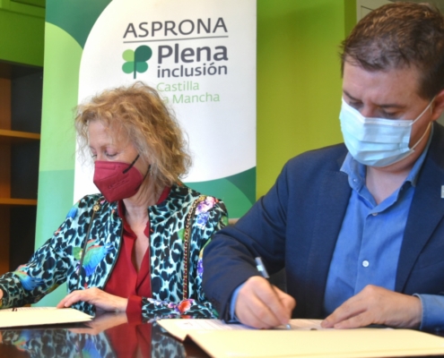 El presidente de la Diputación y la presidenta de Asprona firman el convenio de colaboración entre ambas partes para 2022