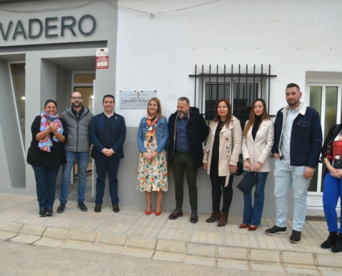 Foto de familia en la apertura de la Sala Multiusos creada con la rehabilitación del antiguo Lavadero Municipal