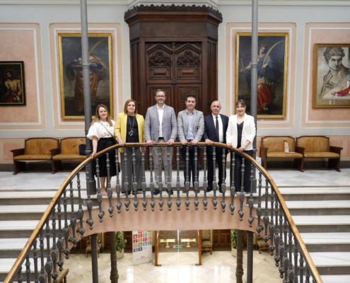 Foto de familia de la visita del SG de la FEMP y representantes de la Red de Entidades Locales para la Agenda 2030 a la Diputación