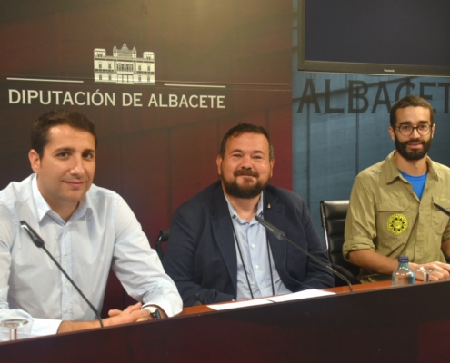 Imagen de los protagonistas de la presentación del acuerdo de colaboración entre la Diputación de Albacete y Ruta Inti