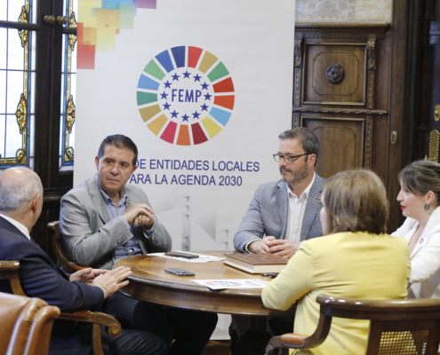 Reunión de trabajo del presidente de la Diputación, el SG de la FEMP y representantes de la Red de Entidades Locales para la Agenda 2030 en su v ...