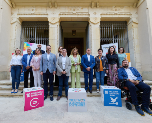 'Foto de Familia' previa a las Jornadas de la Red de Entidades Locales para la Agenda 2030 de la FEMP celebradas en la Diputación de Albacete