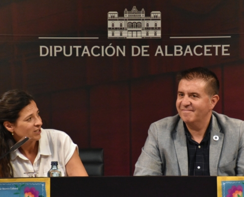 El presidente de la Diputación y la alcaldesa de Elche de la Sierra (también diputada de Turismo) en la presentación del cartel y la programaci ...