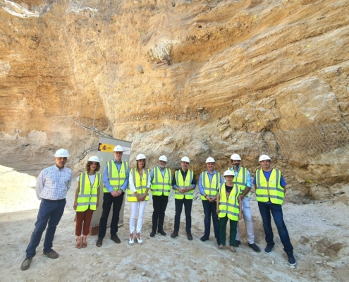 Los trabajos frente a los desprendimientos en el paraje de ‘La Cueva’, en el casco urbano de Molinicos, avanzan con el compromiso de la Diputa ...