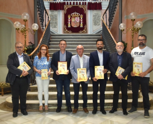 Foto de familia previa a la presentación del 26 Festival de Teatro Clásico de Chinchilla