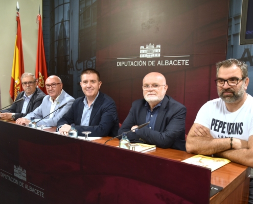 Mesa con intervinientes en la presentación del 26 Festival de Teatro Clásico de Chinchilla