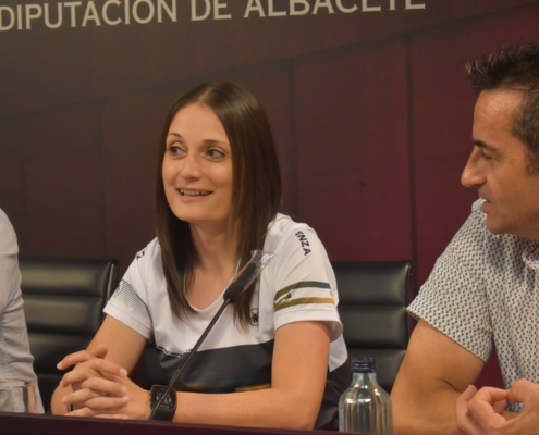 Almudena Jiménez durante su intervención en la rueda de prensa