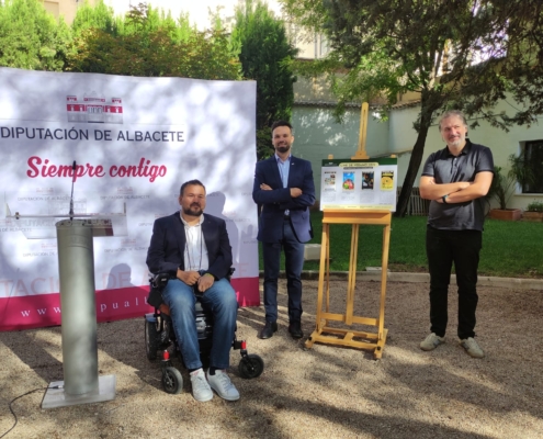 El vicepresidente encargado del área de Cultura, Juan Ramón Amores junto al diputado provincial de Cultura, Miguel Zamora, y al director de Abyc ...