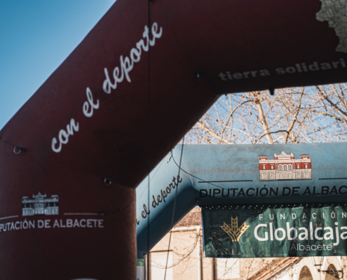 Foto de archivo de uno de los arcos de meta que la Diputación de Albacete instala en los municipios en la organización de eventos deportivos