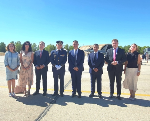 Foto de familia de la toma de posesión del coronel Ignacio Zulueta Martín