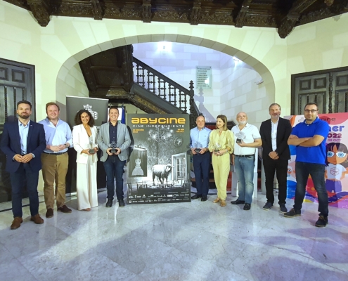 'Foto de familia' en la presentación de los carteles de Abycine 2022