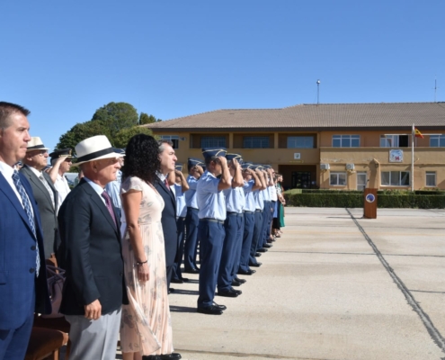 Un momento de la toma de posesión del coronel Ignacio Zulueta Martín