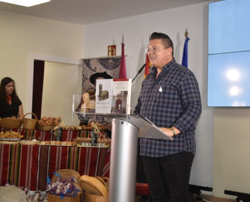 El alcalde de Balazote, Mateo Simarro, durante su presentación