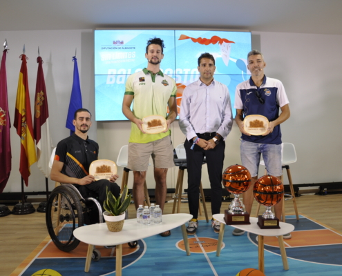 El baloncesto, primer deporte protagonista en el stand de la Diputación