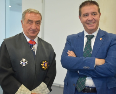 El presidente de la Diputación, Santi Cabañero, junto al Fiscal Superior de C-LM, Emilio Fernández