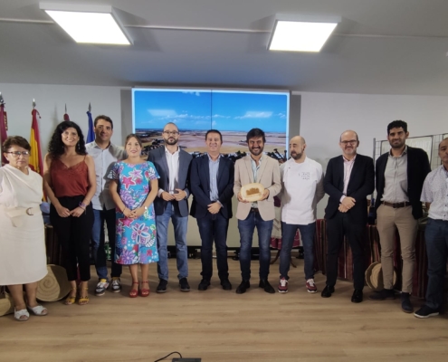 Foto de familia de la presentación de Casas de Juan Núñez