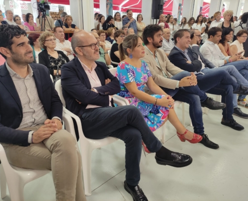 Los responsables políticos, atentos durante la presentación