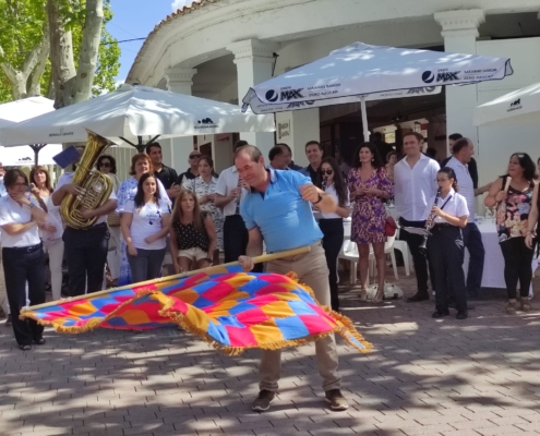 Un momento de la corrida de la bandera