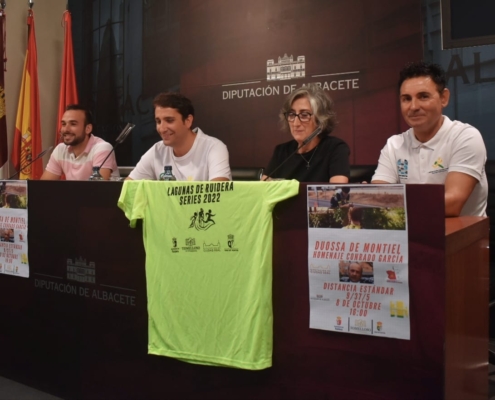 Un momento de la presentación en la sala de prensa de la Diputación